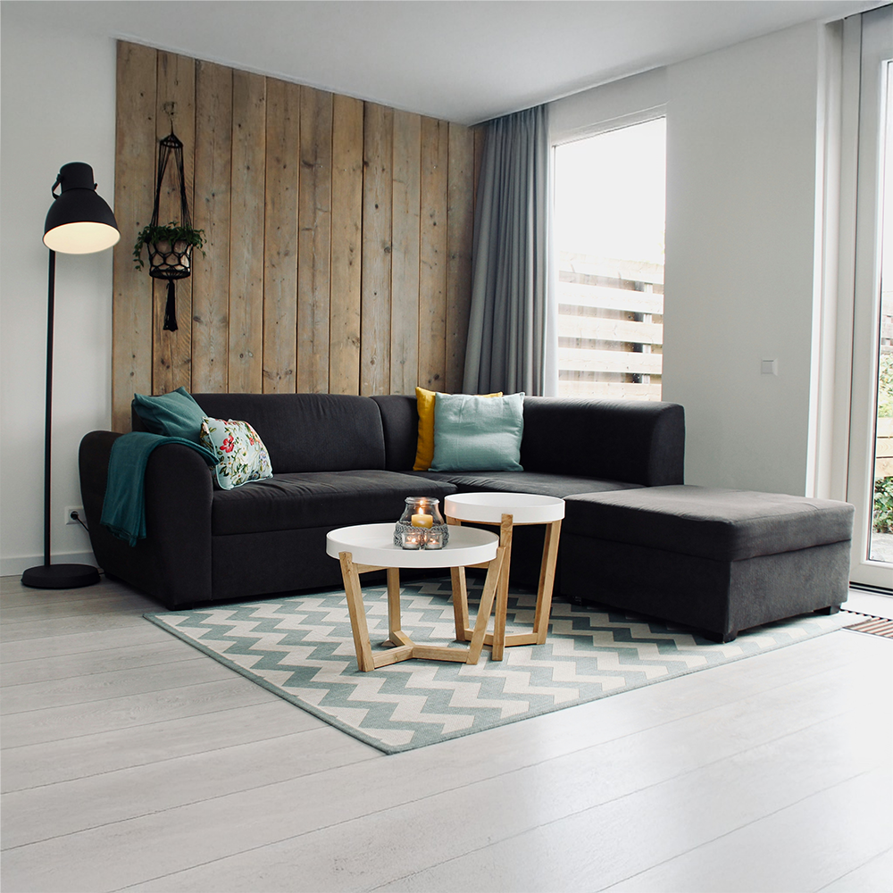 Modern L-Shaped Sectional Sofa with Wooden Legs